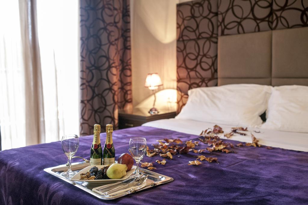 Hotel Veltsi 플로리나 객실 사진