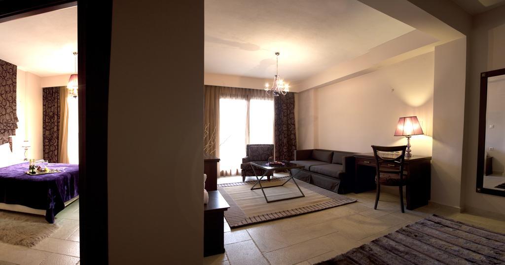 Hotel Veltsi 플로리나 객실 사진